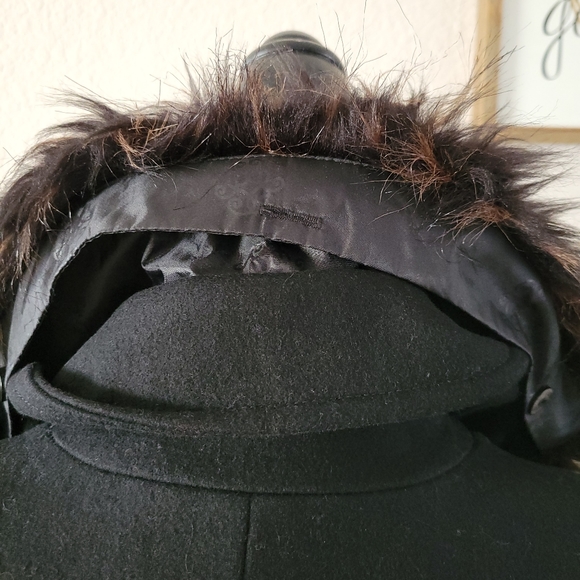 Fleet Street Ltd. Winter Pea Coat. Black with removable faux fur trim. - Picture 5 of 9